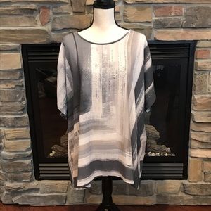 Beautiful cj banks cream and gray top. 2x